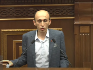 «Հայաքվե»-ի ներկայացրած օրինագծի ընդունումը հնարավորություն կտա վերադարձնել Արցախը. Արտակ Բեգլարյանpx