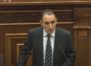 Իշխող  վարչախումբն իր գործողություններով շարունակաբար ժողովրդավարության բուն հիմքերն է ոտնահարում․ Ավետիք Չալաբյանpx