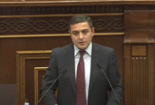 Հիշեցնեմ ՔՊ խմբակցության պատգամավորներին, որ  իրենք վստահության քվե չեն ստացել ՝ Ալևից խաղաղություն խնդրելու և ՀՀ քաղաքացի հանդիսացող արցախցիներին քաղաքացիությունից զրկելու համար․ Մենուա Սողոմոնյանpx