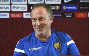 Ալեքսանդր Պետրակովը կմնա Հայաստանի հավաքականի մարզչի պաշտոնումpx