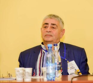 Գրականության գրքից Րաֆֆուն հանելը խայտառակություն է․ դասագրքի հեղինակpx
