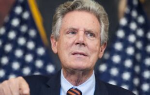 Կովկասում  խաղաղություն ապահովելու համար ԱՄՆ-ն պետք է Հայաստանին տրամադրի անվտանգության աջակցություն․ Ֆրենկ Փալոնpx