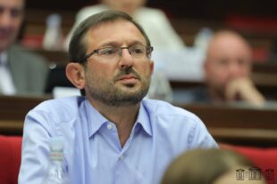 «Մտավախություններն ամրապնդվեցին»․ «Հայաստան» խմբակցության երեք պատգամավոր ԱԳՆ-ում ծանոթացել է խաղաղության պայմանագրի վերաբերյալ վերջին առաջարկներինpx