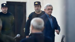 Դատախազը միջնորդեց Սերժ Սարգսյանին և մյուսներին ազատել պատասխանատվությունից՝ վաղեմության ժամկետն անցնելու հիմքովpx